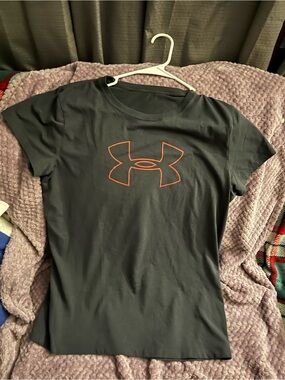 Under Armour Dark gray  Short-Sleeve Tee with Orange Logo Womens Size Lg/XL